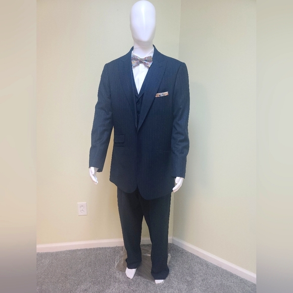 Giorgio Fiorelli I 3 PieceNavy Blue Pin Striped Suit
